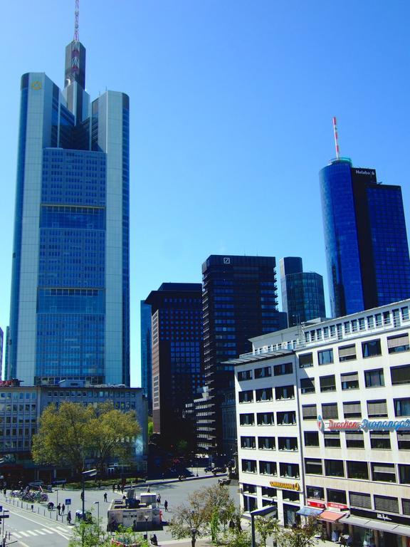 โรงแรม เซ็นทรุม อัน แดร์ ฮอพท์วาคเคอ Frankfurt am Main ภายนอก รูปภาพ